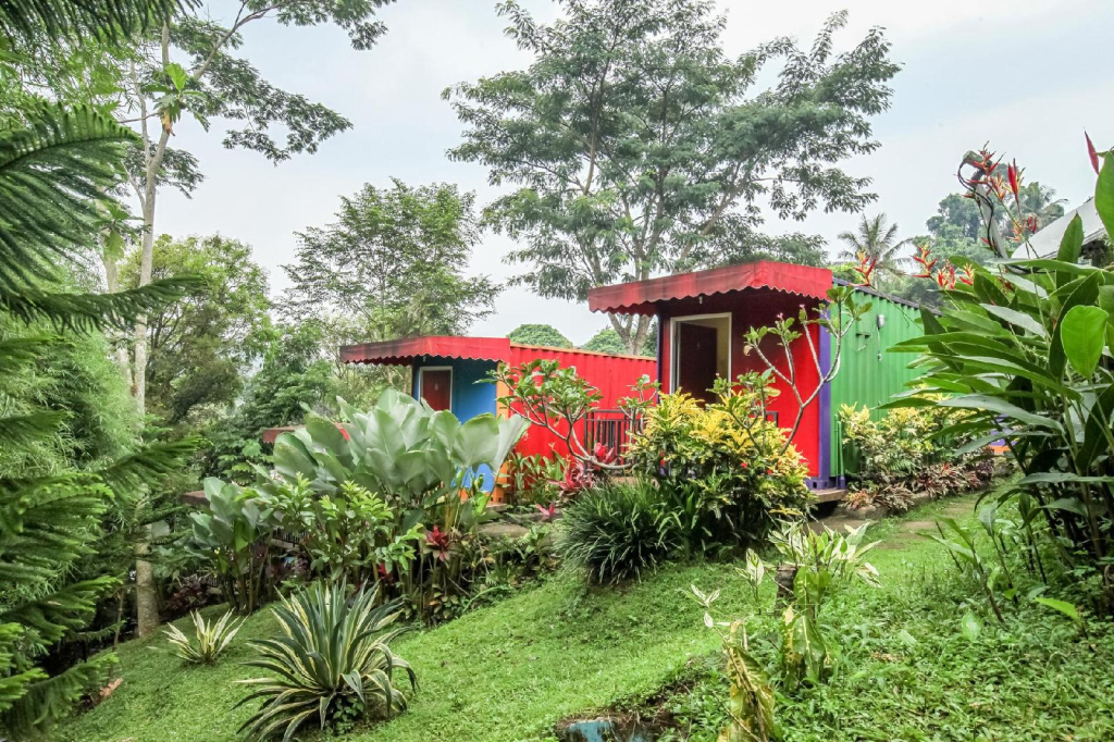Hotel Container Inn Puncak Mitra RedDoorz