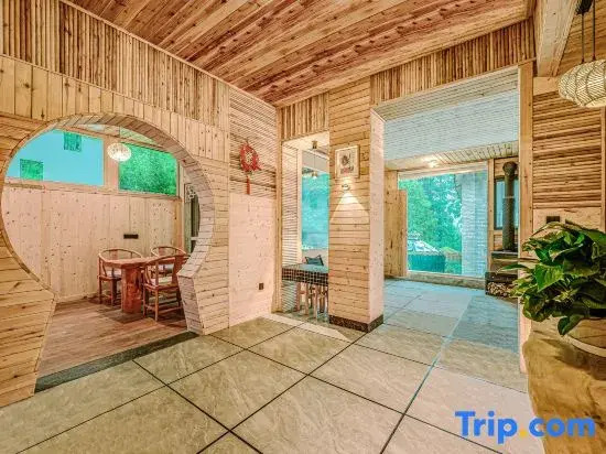Qingcheng Mountain·Yuan.Qi Wooden House Private Tang Homestay