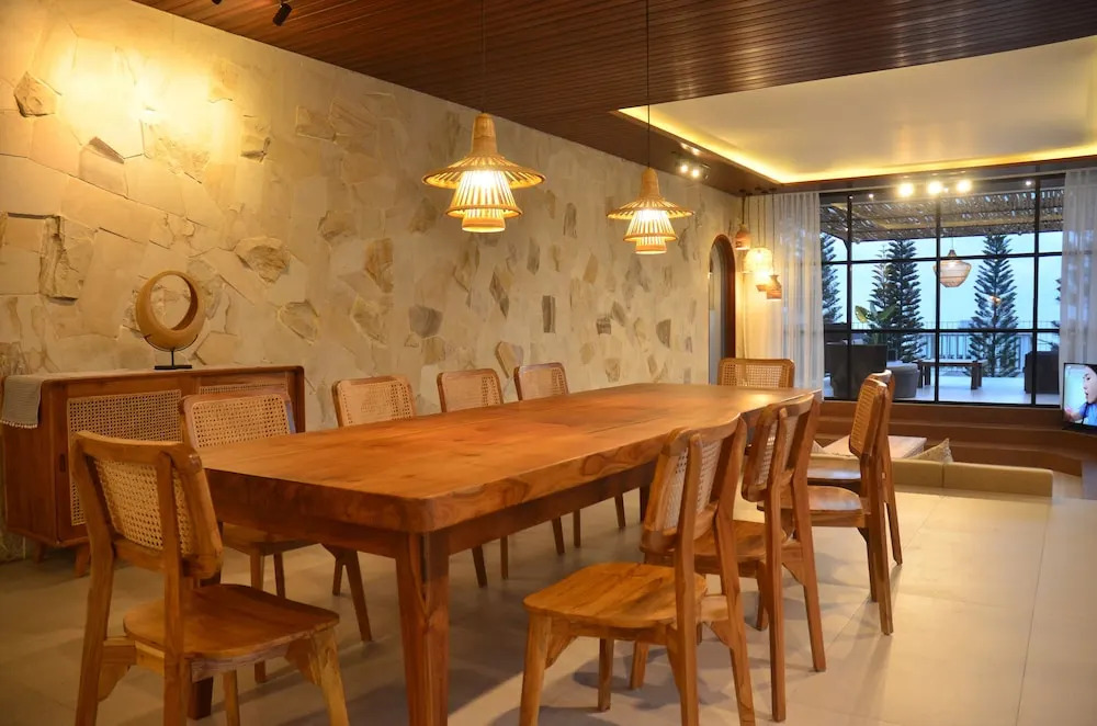 Sunshine City View Villa 6BR wth a private Heated Pool