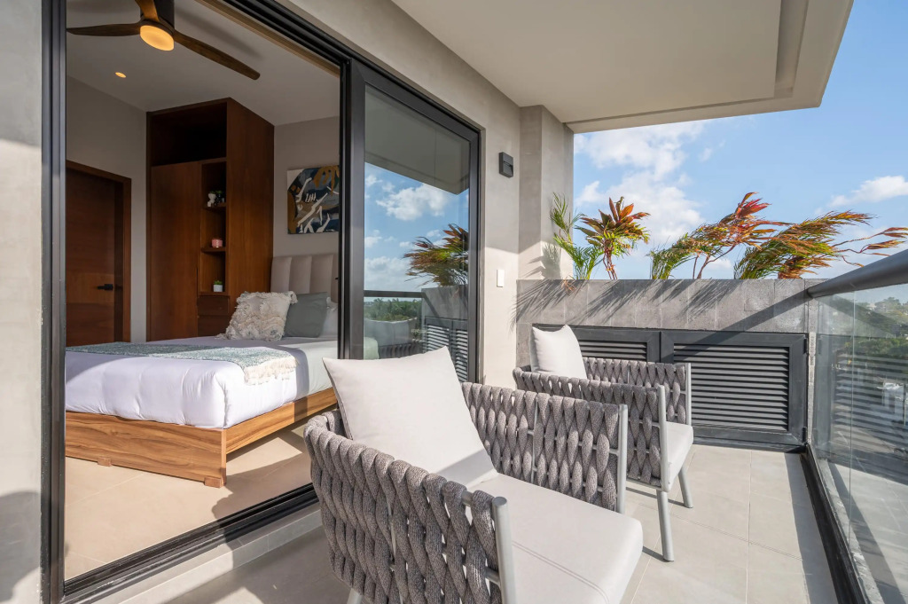 Kippal Aguamarina Serenity and Sophistication