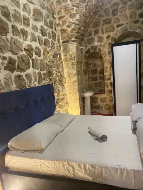 Rova Hostel