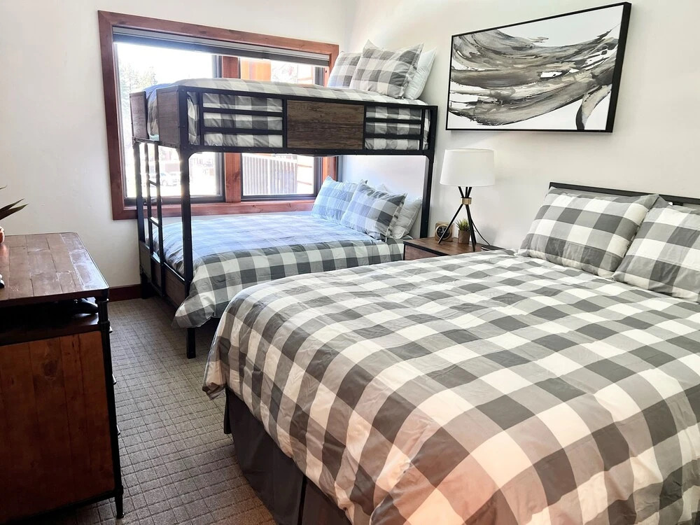 Luxury 3Br Residence Steps From Heavenly Village and Gondola Book 7 Nights for 10% Off by Redawning