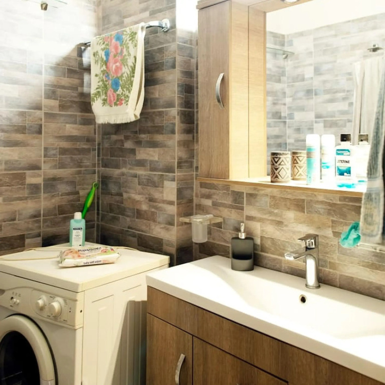 Bright 2 bedroom apartment in Exarchia