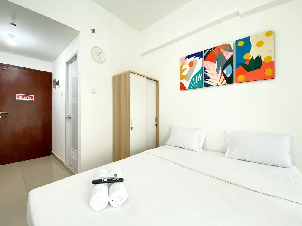Comfy And Simply Look Studio Room Sayana Bekasi Apartment