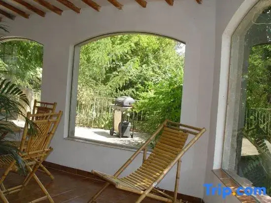 Family Apartment, 2-8 People, in Provence Mas 16th Cent., Pool, Garden, Parking