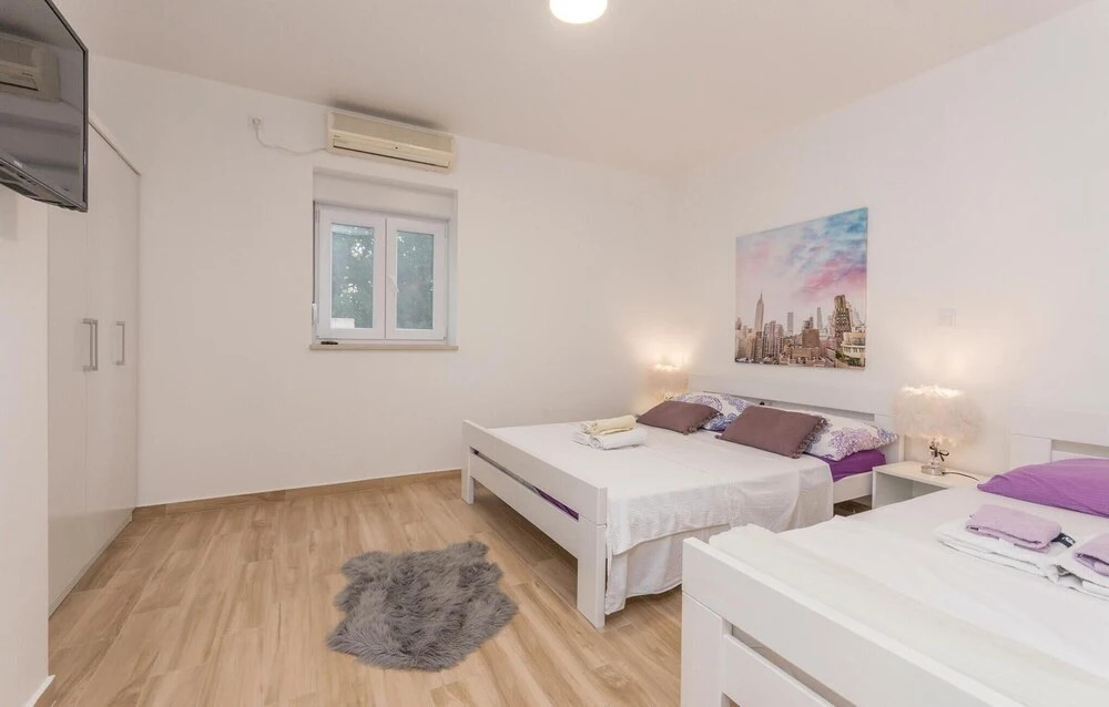 Amazing Apartment in Turanj With 2 Bedrooms and Wifi