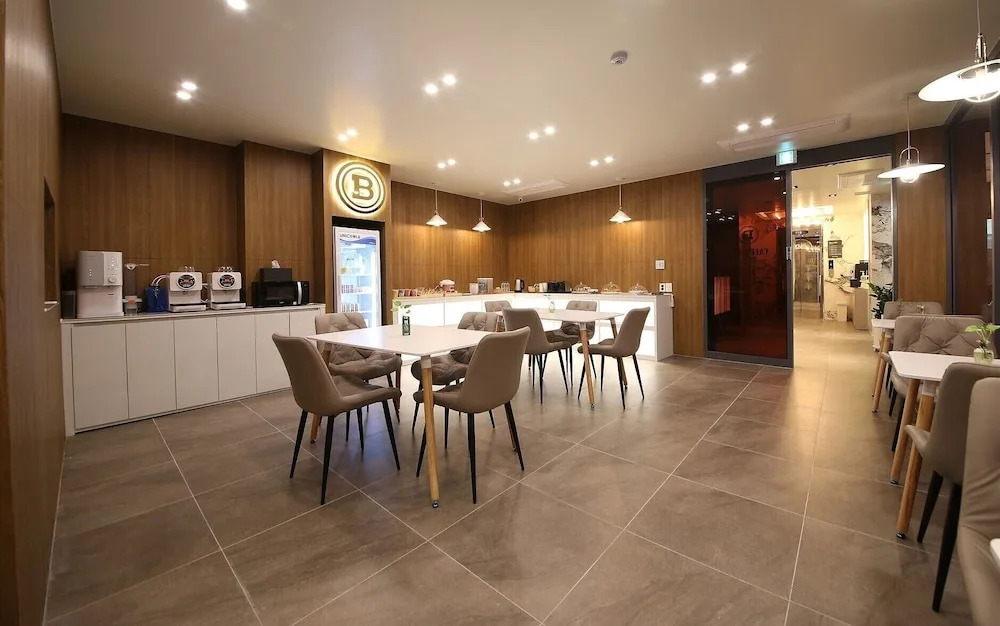 Brown Dot Hotel Sinan