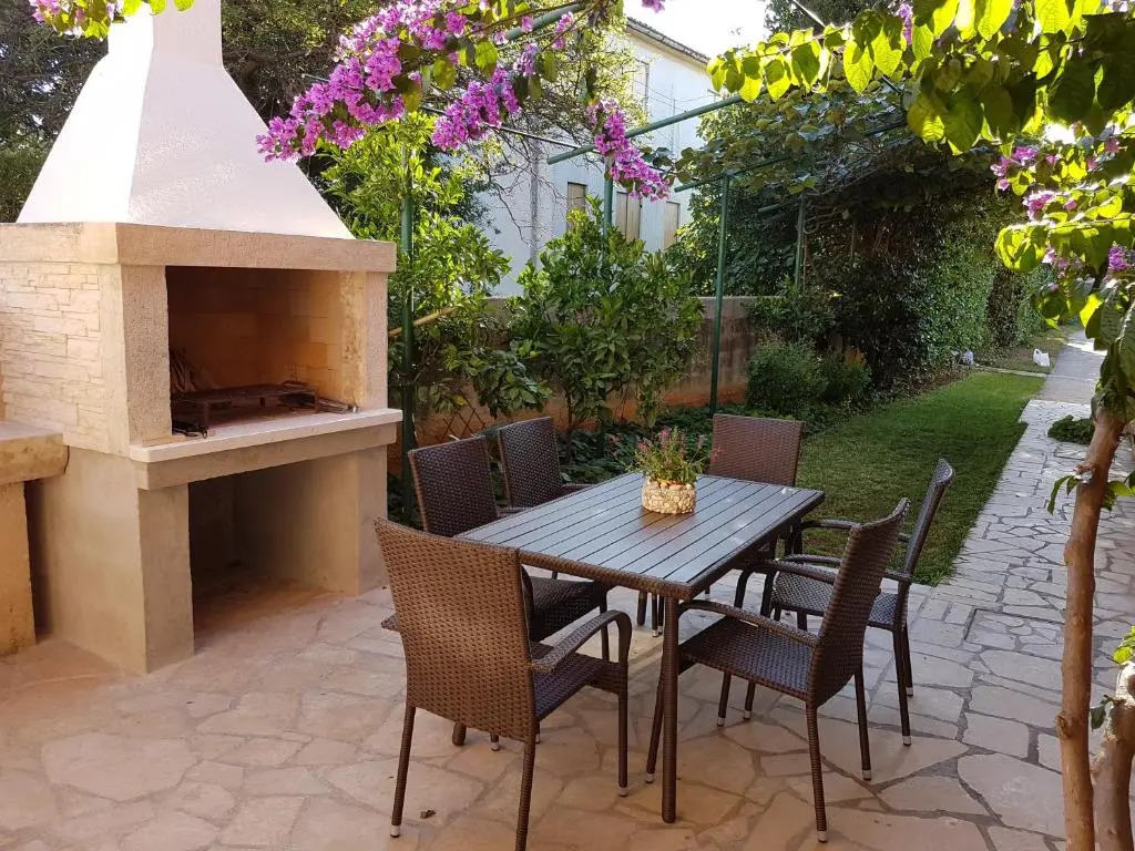 Apartments Ivica 1706