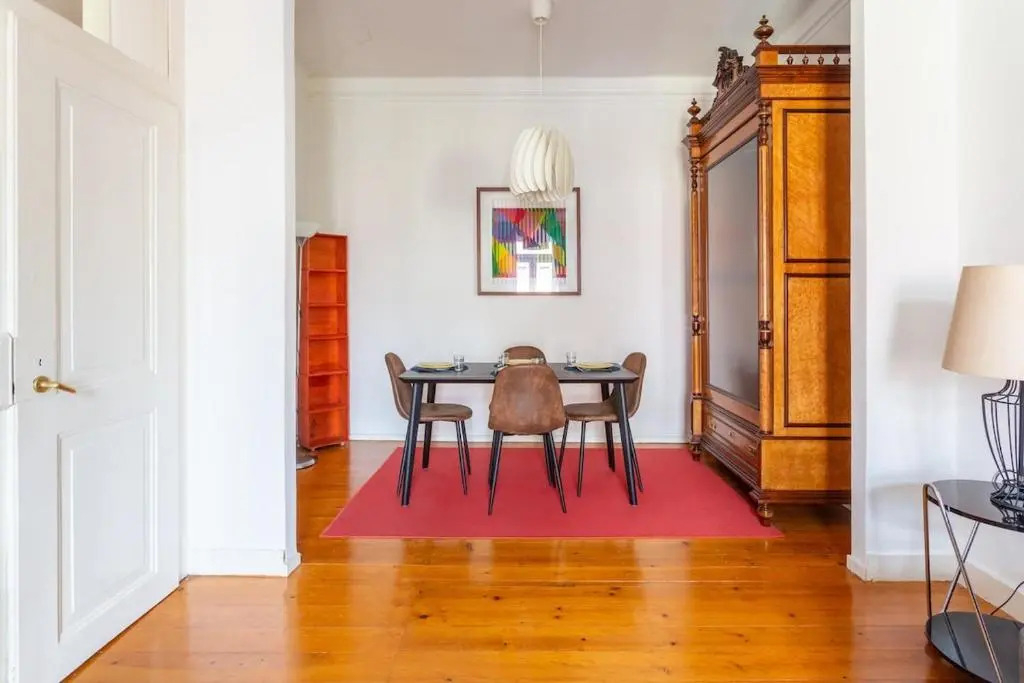 Bright 2 bedroom Apt 100m from Av. Liberdade