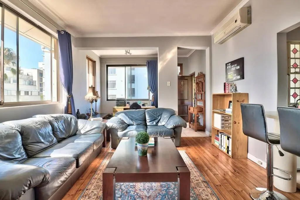 Sunny Apartment in SEA POINT right by PROMENADE