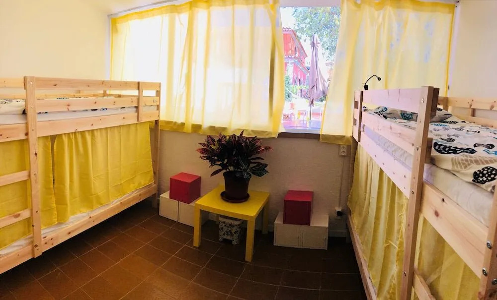 Cascais Terrace Fruit Point - Hostel