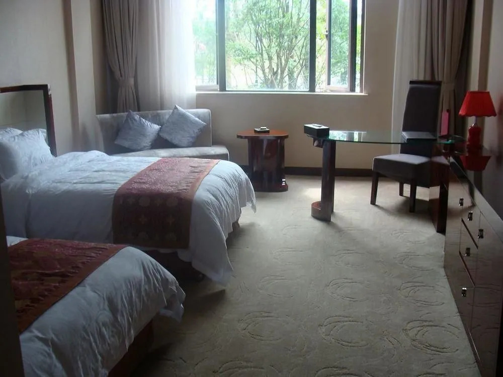 Phoenix Holiday Hotel