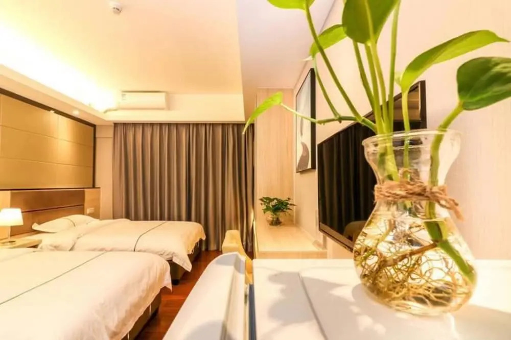 BaiHe International Apartment Hotel