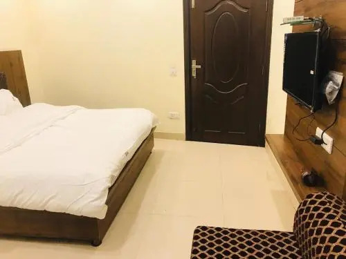 Hotel 50-50