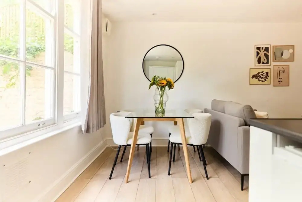 The Streatham Crib - Bright 2bdr Flat