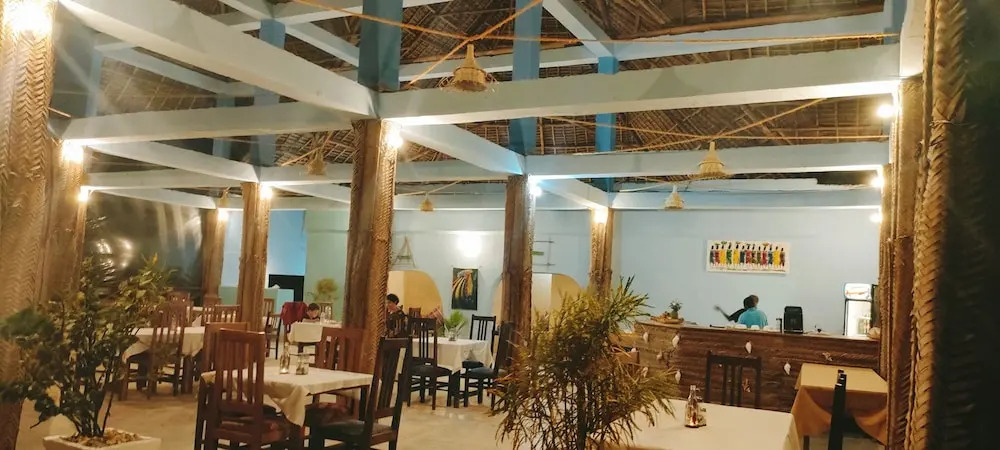 Mambo Beach Villas