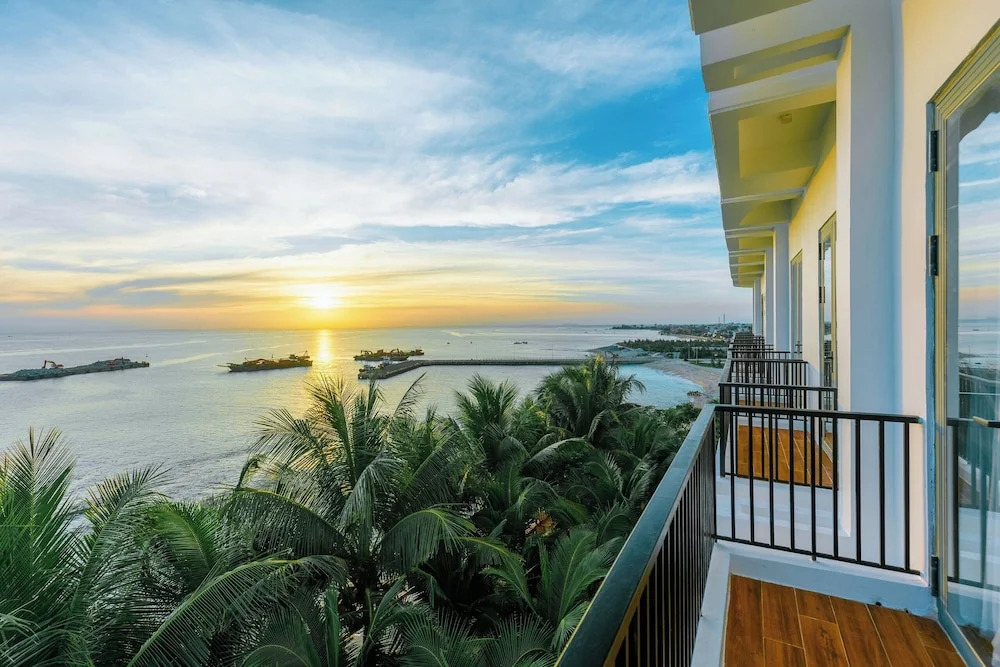 Ly Son Pearl Island Hotel & Resort