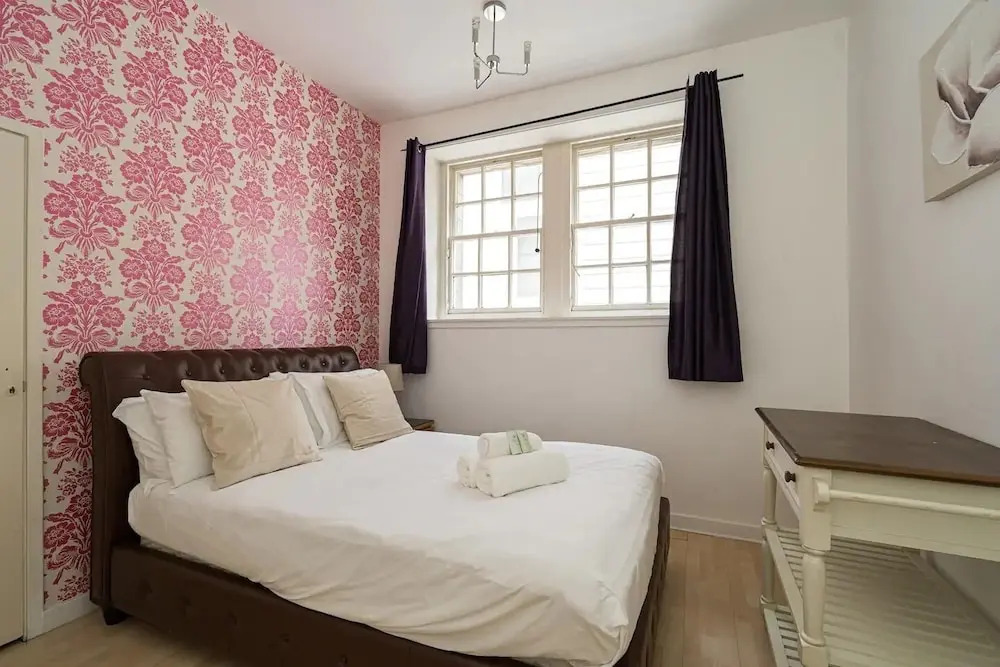 Stunning Royal Mile Old Town Apartment