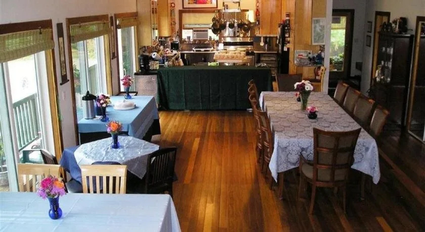 Coppertoppe Inn & Retreat Center