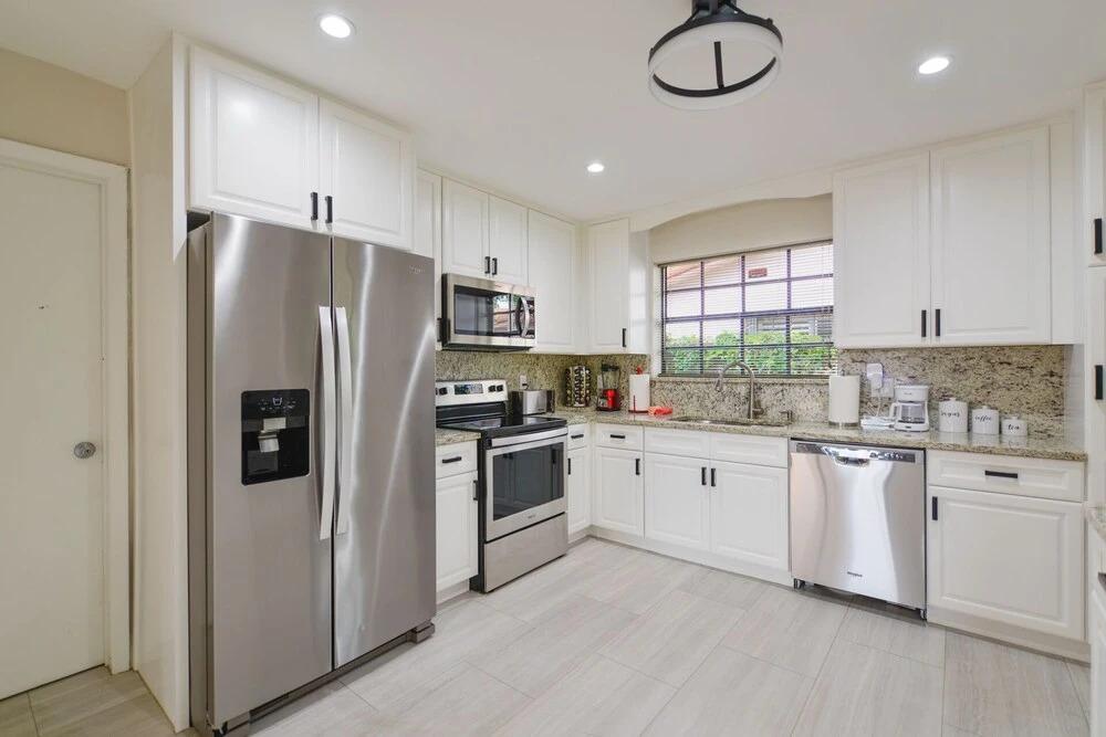 Great 3BR family house. Pool n Billiards