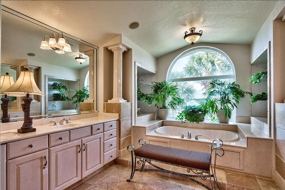 Serenity 4 Bedroom Holiday Home by Five Star Properties