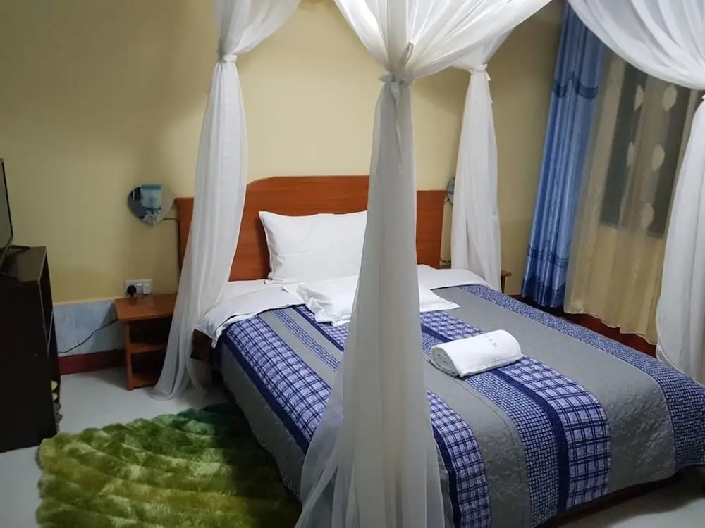 Yaris Guest House M&M