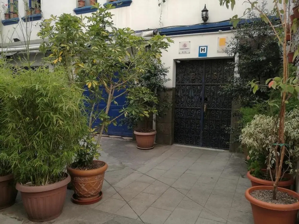 Hotel Cantuña