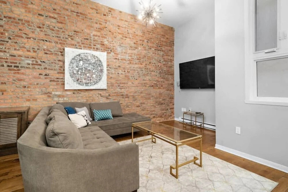 Old Montreal 4BR 2 Floors Loft Hotel