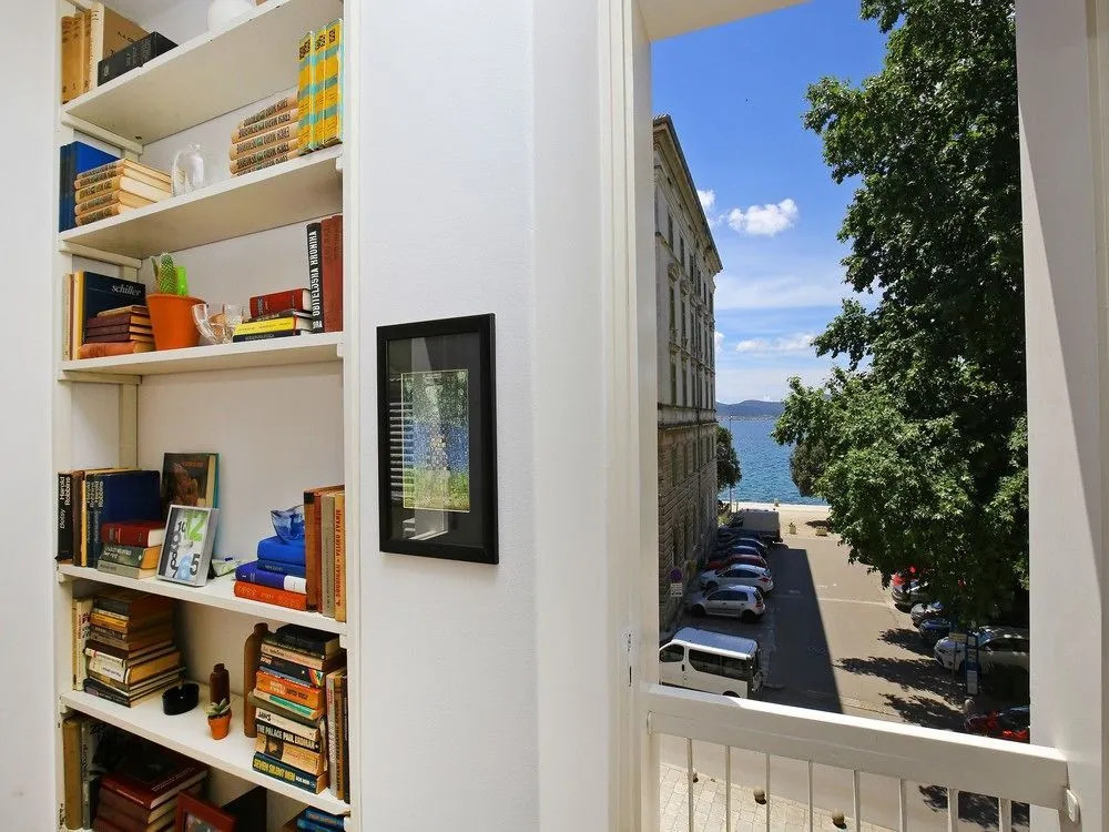 Feel Center Apartments.