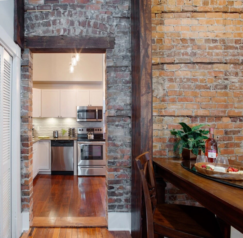 Newly Renovated Historic District Apt