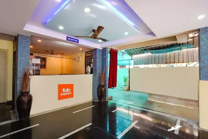 Fabexpress Vandan Villa Rooms Service Apartment