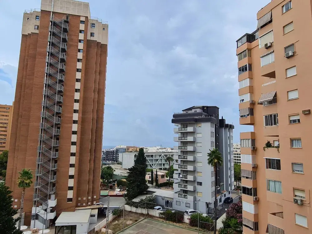 Benidorm Apartment With Pool Access