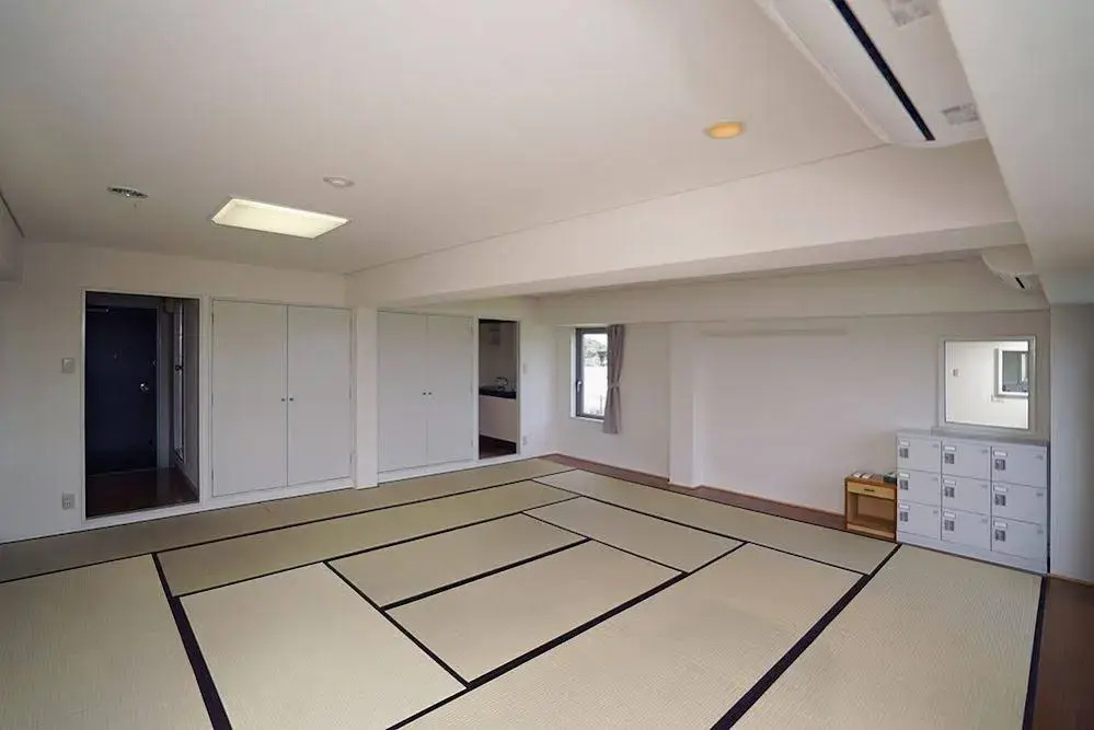 Tobi Hostel and Apartments