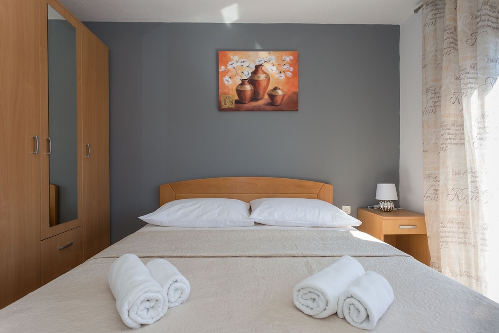 Villa Caper