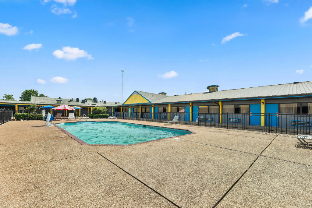 Americas Best Value Inn and Suites