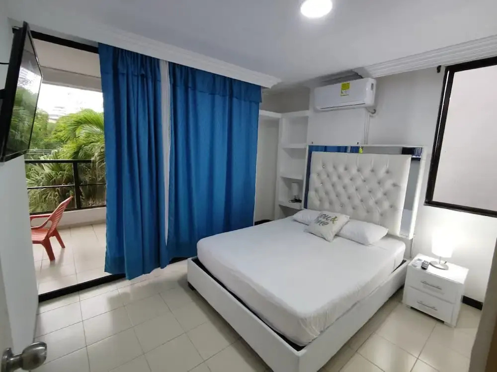 2 Bedroom Apartment Near The Sea With Air Conditioning And Wifi