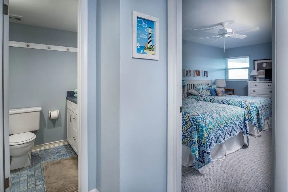 Salty Hippo - 2Br Condo