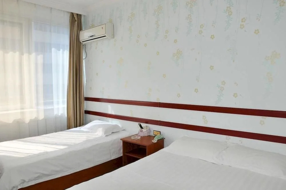 Dalian Yiju Hotel