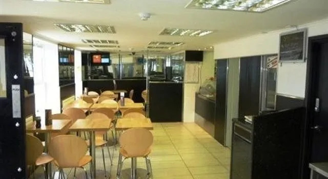 Hostel Alma & Cafe Express