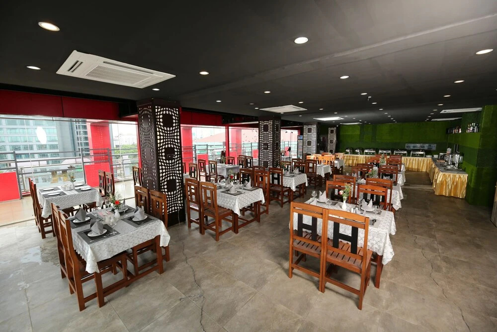 H Plus Hotel Yangon