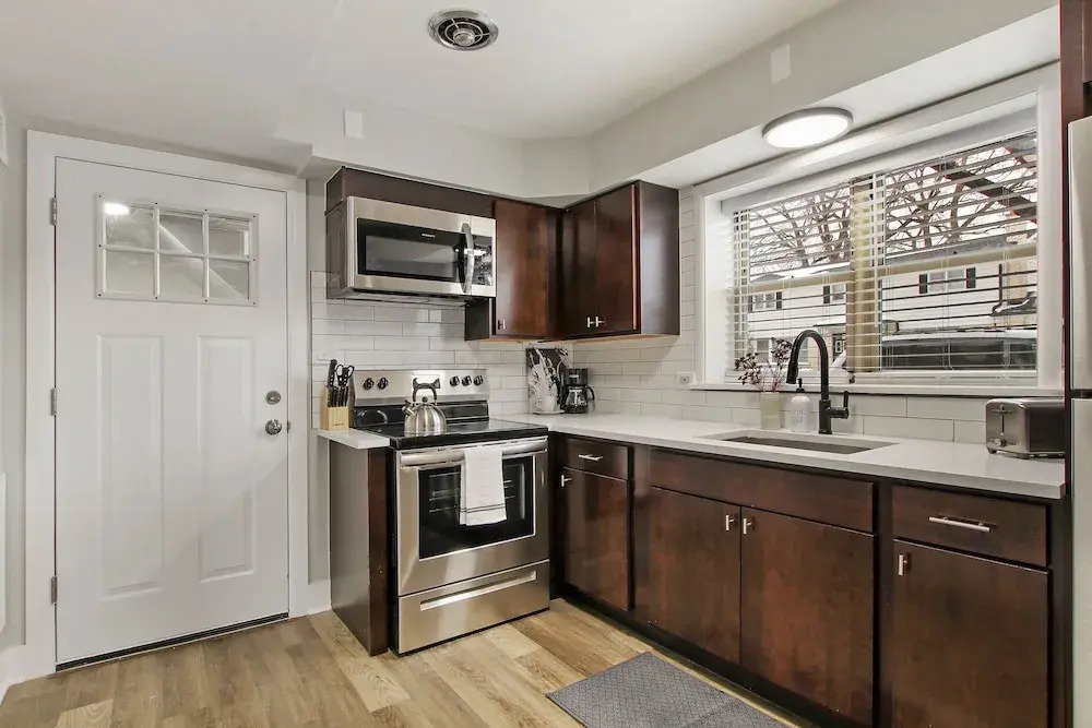Fascinating 1BR Apartment in Skokie