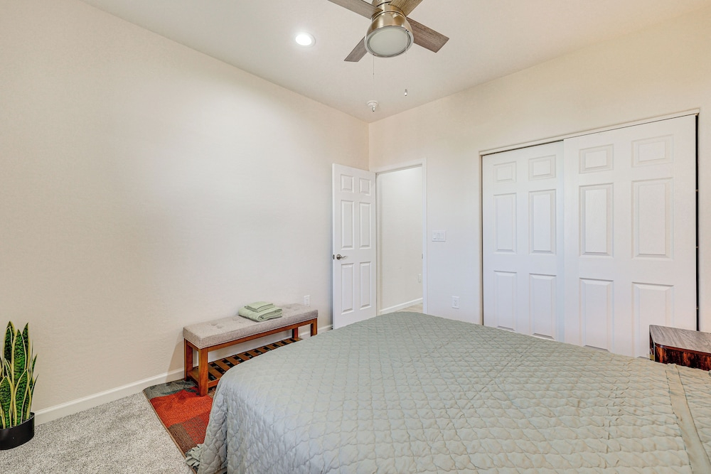 Hike & Ski! Home w/ Dog-friendly Yard in Eagar