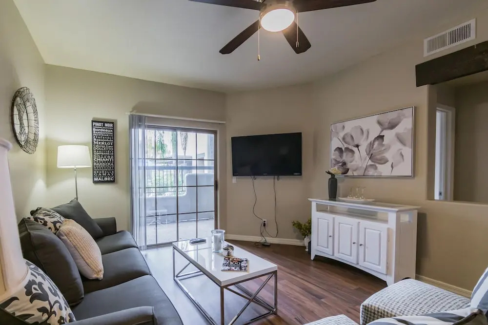 Luxury Scottsdale Suite + Pool + Gym
