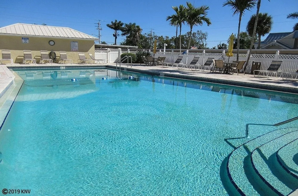Sand Caper 702 2 Bedroom Condo