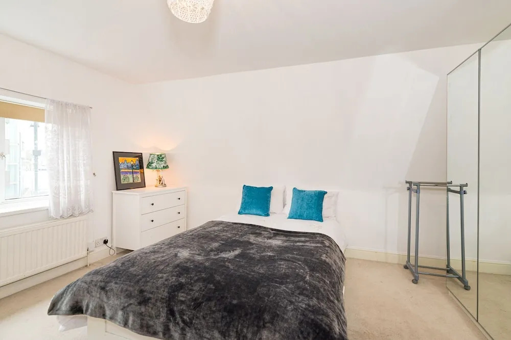 Central Richmond Studio
