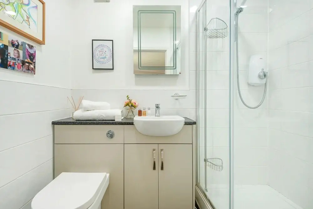 Majestic Home With Beautiful Garden in North West London by Underthedoormat