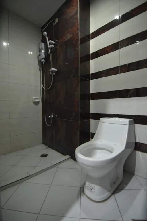 Cosmo Hotel - Kamuning