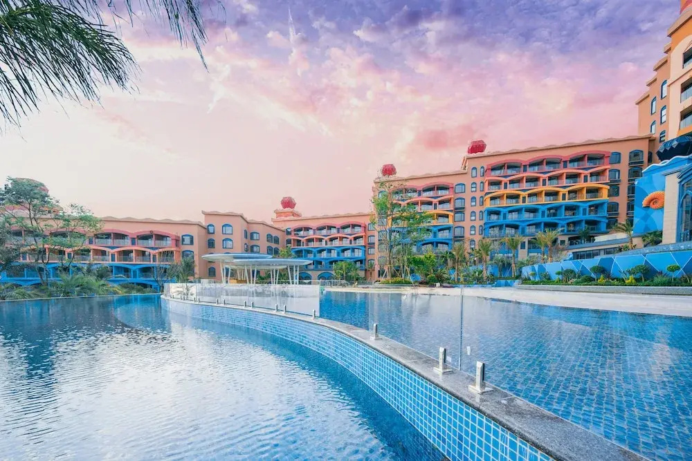 Dolphin Bay Hotel