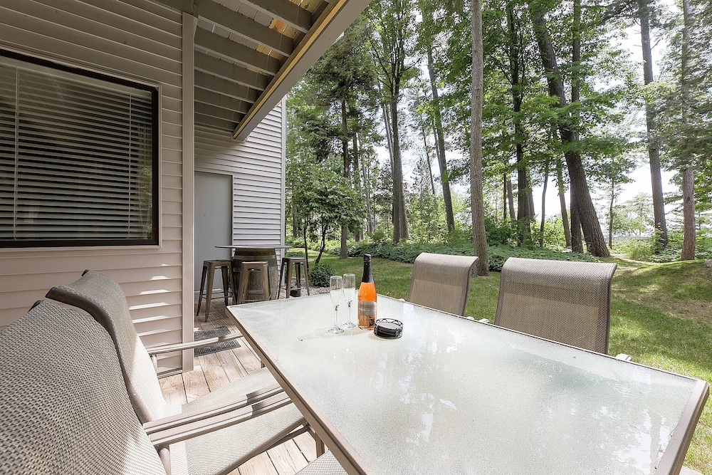 Grand Traverse Bay Lake View Condo 5682