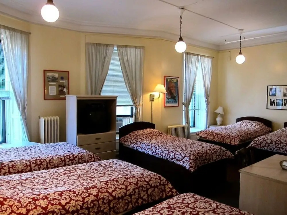 Soldiers', Sailors', Marines', Coast Guard and Airmens' Club Inn
